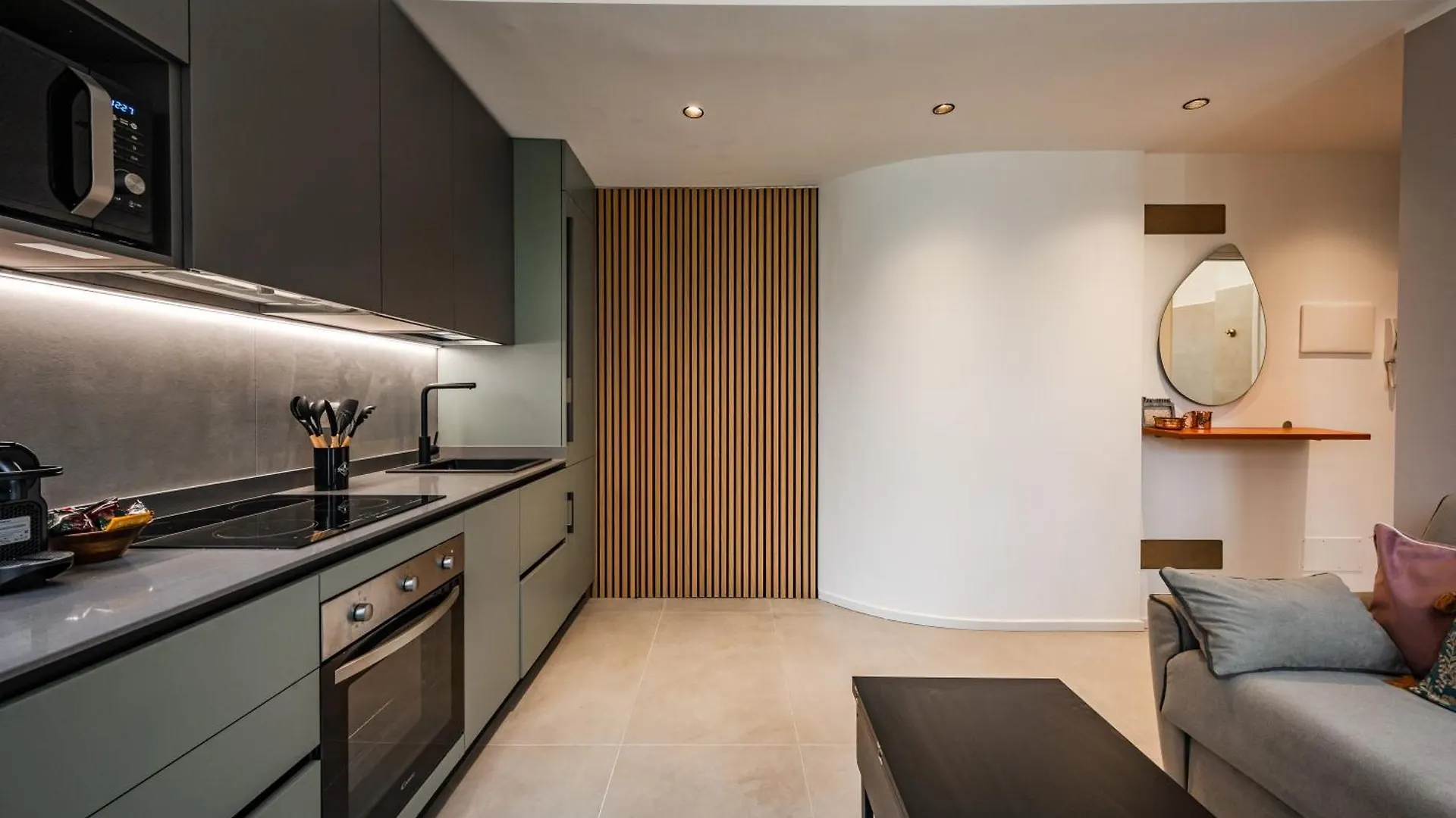 Charming Modern Apartment Near The Heart Of Milaan