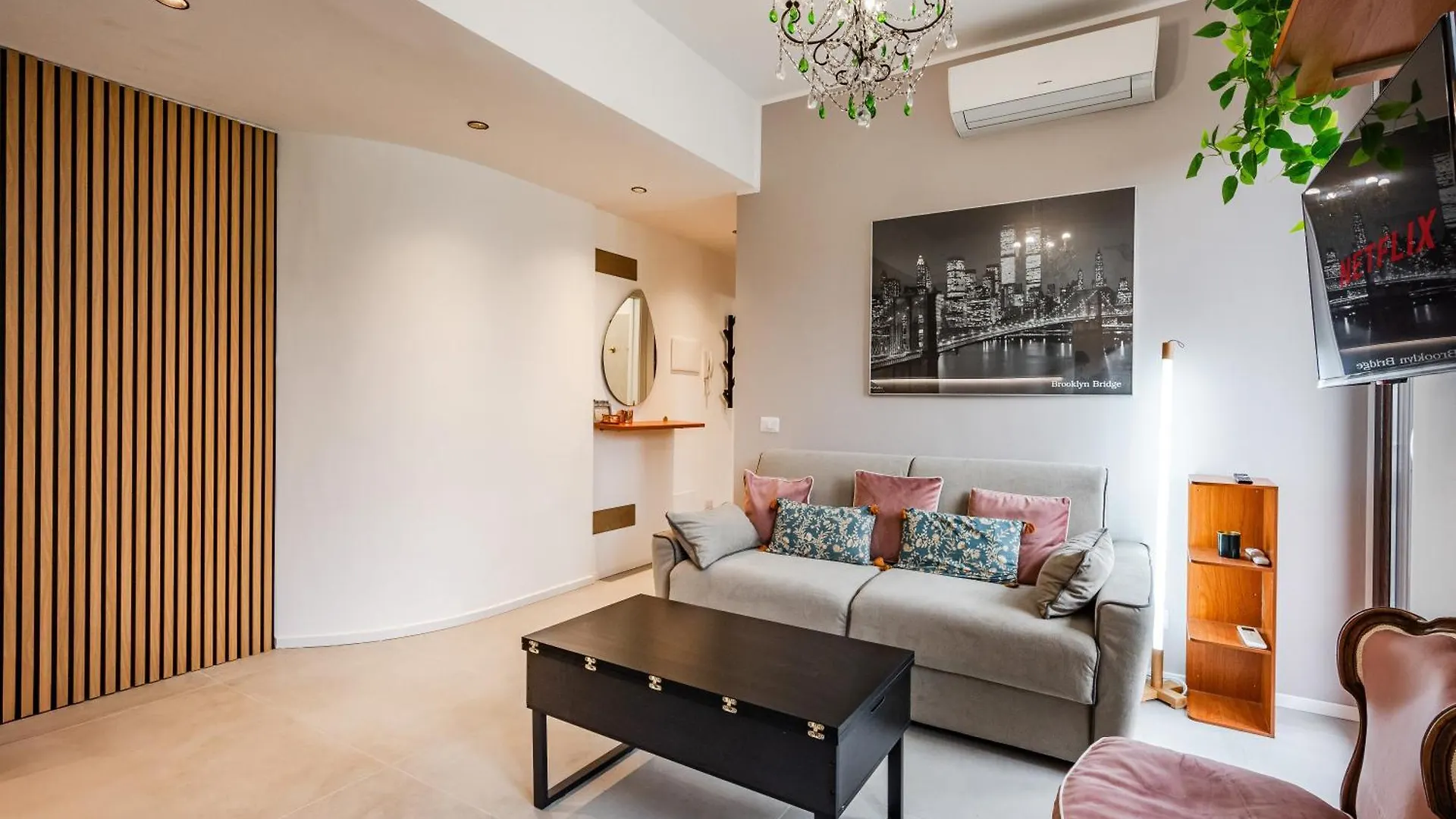 Charming Modern Apartment Near The Heart Of Milaan