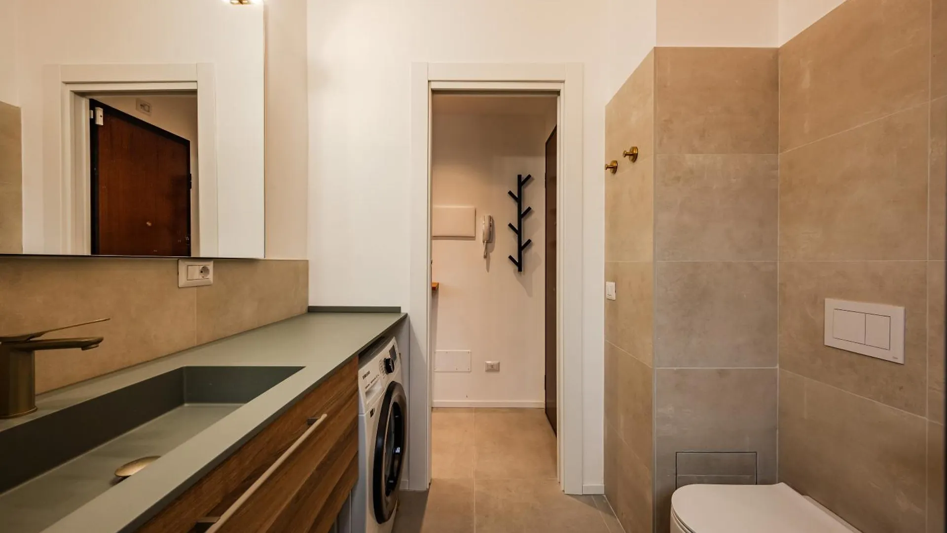 Charming Modern Apartment Near The Heart Of Milaan
