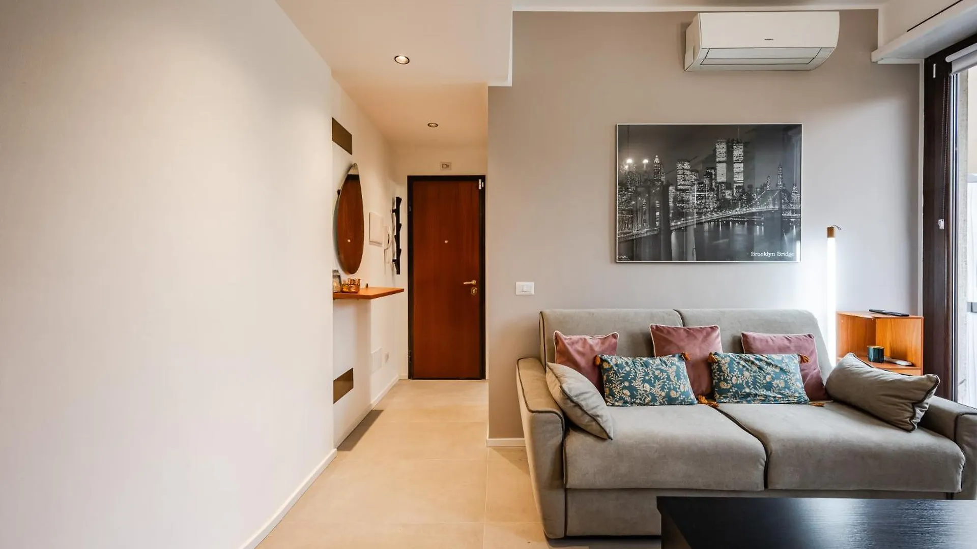 Charming Modern Apartment Near The Heart Of Milaan