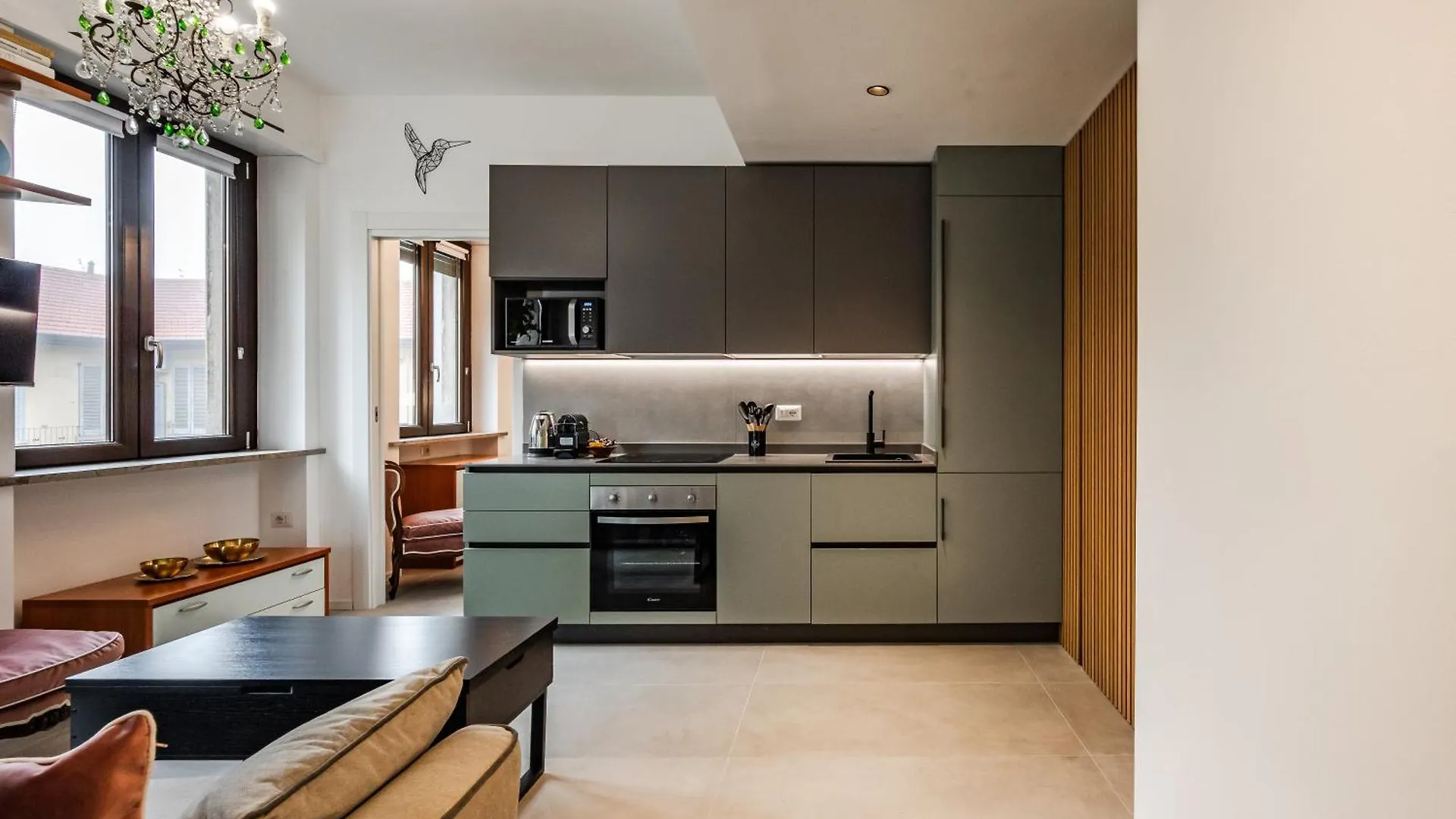 Charming Modern Apartment Near The Heart Of Milaan Italië
