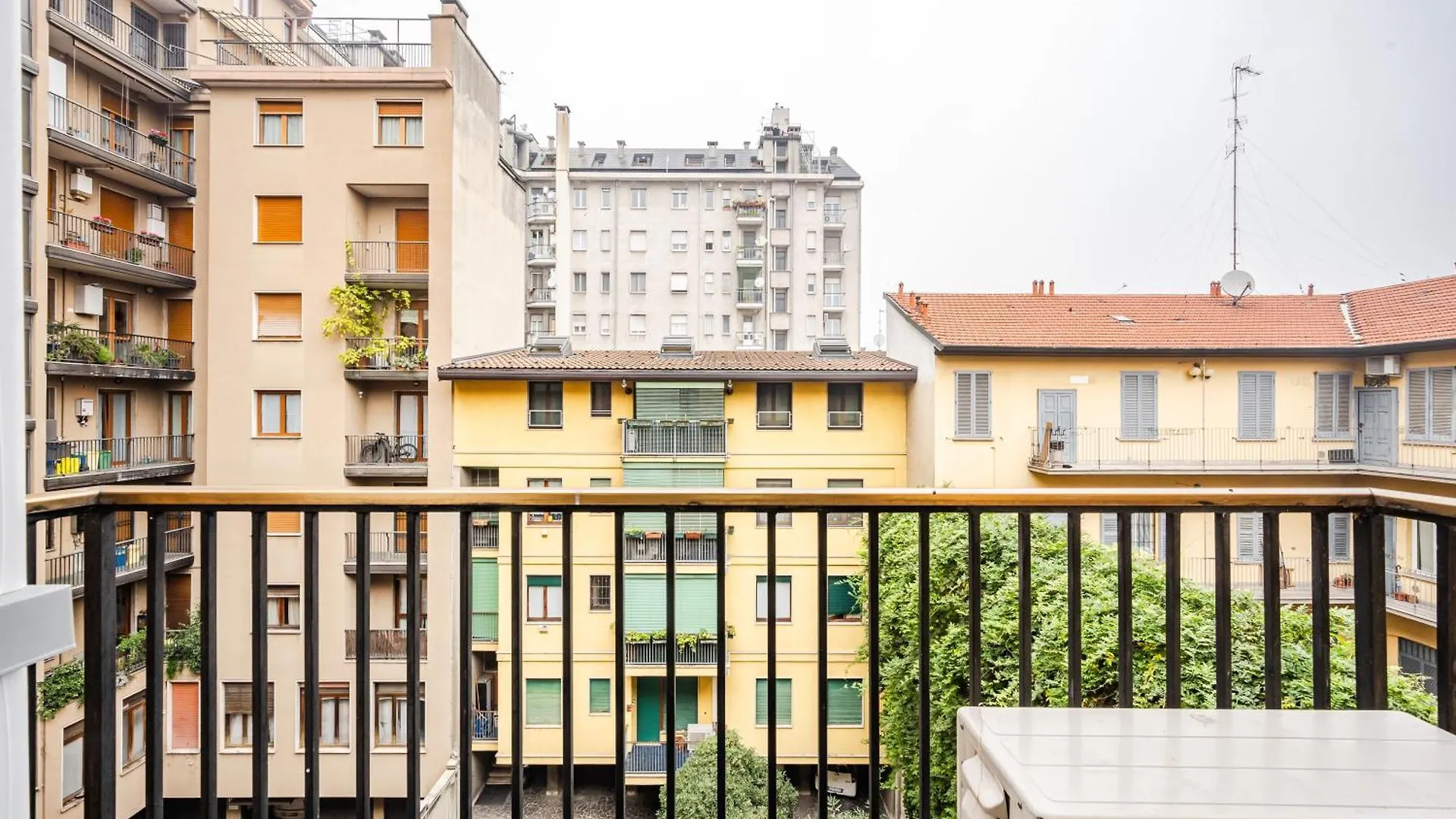 Charming Modern Apartment Near The Heart Of Milaan
